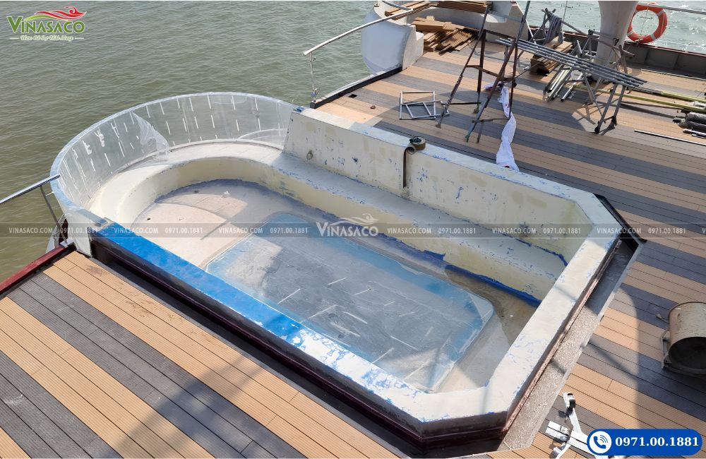Bể bơi Composite kết hợp tấm Acrylic trong suốt