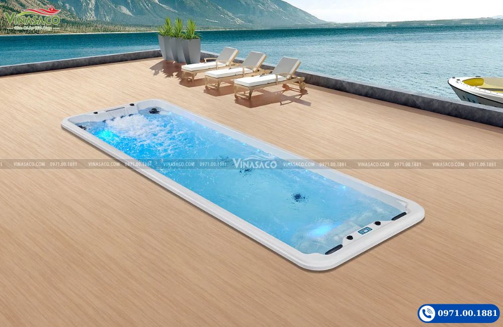 Bể bơi thông minh Jacuzzi WS-S07B lắp đặt ngoài trời tại biệt thự cao cấp