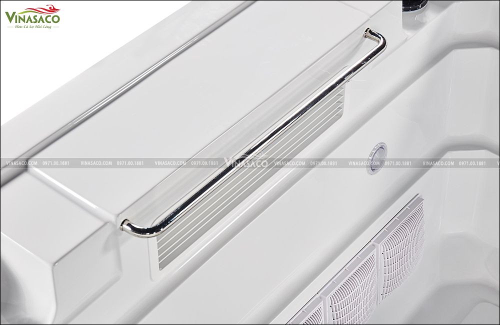 Chi tiết đầu bơi ngược dòng trên Bể bơi thông minh Jacuzzi WS-130CIII