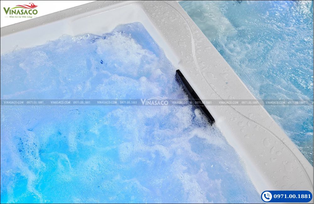 Hiệu ứng ánh sáng và dòng nước trên Bể bơi thông minh Jacuzzi WS-S12