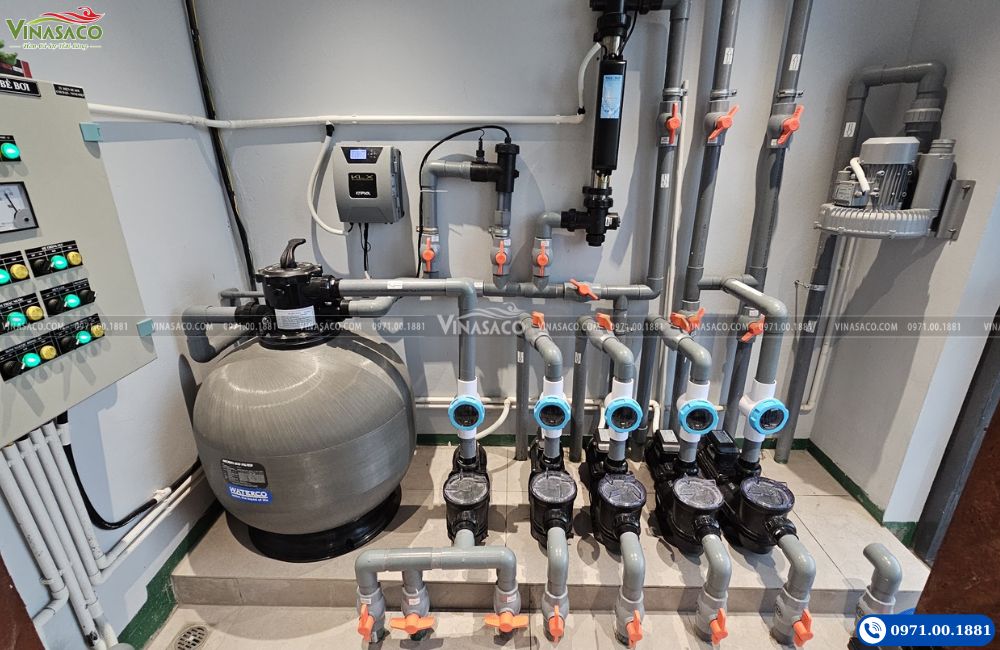 bình lọc Waterco lắp đặt thực tế tại phòng máy bể bơi