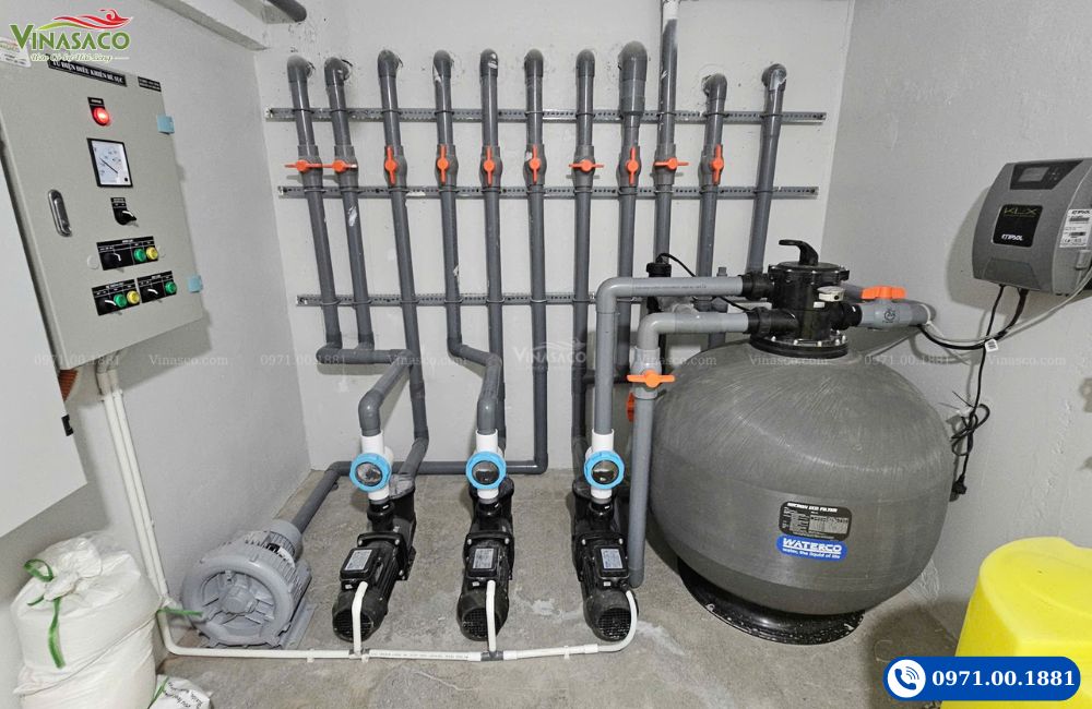 Phòng máy bể bơi sử dụng bình lọc Waterco S Series