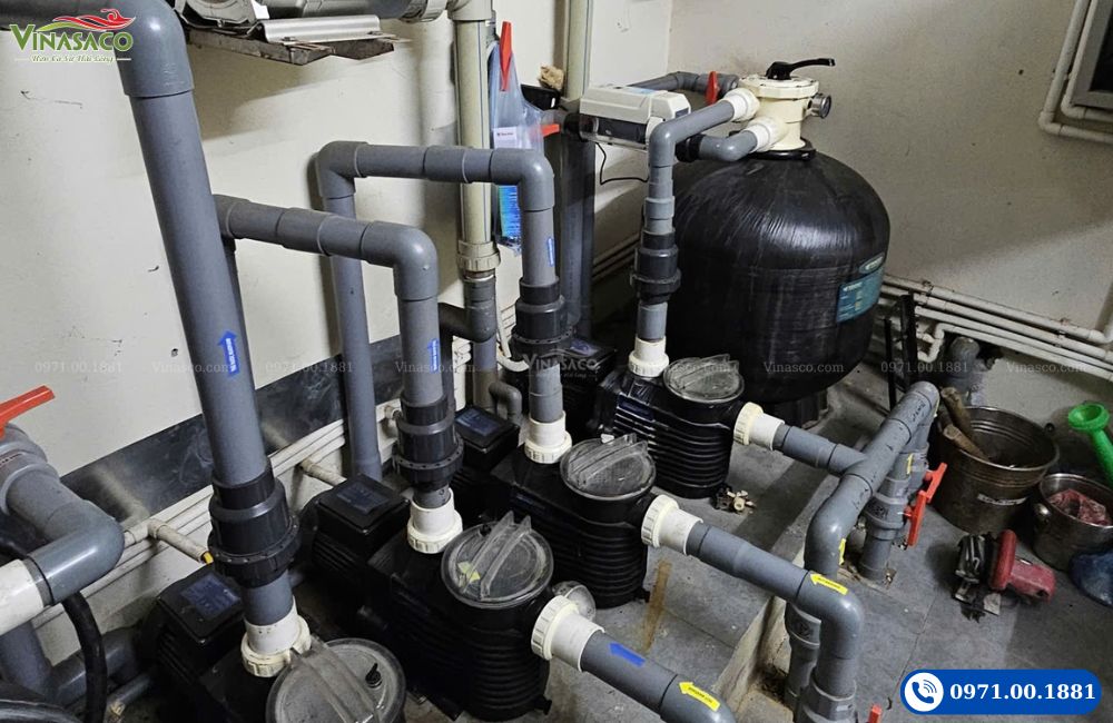 Phòng máy bể bơi sử dụng bình lọc Minder M Series