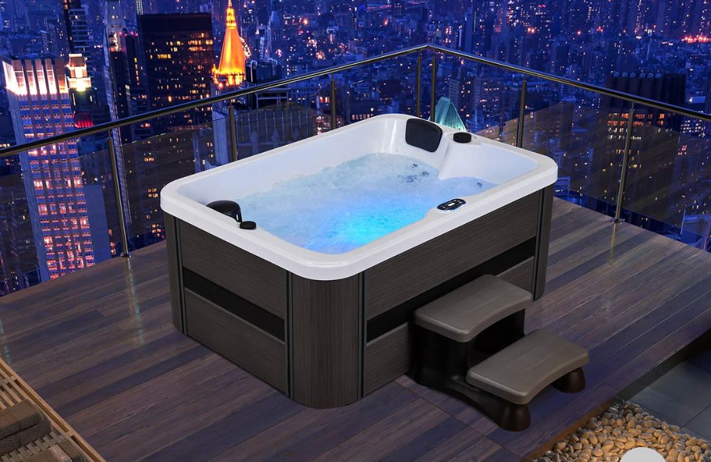 Bồn sục Jacuzzi WS-098H lắp đặt trên sân thượng biệt thự