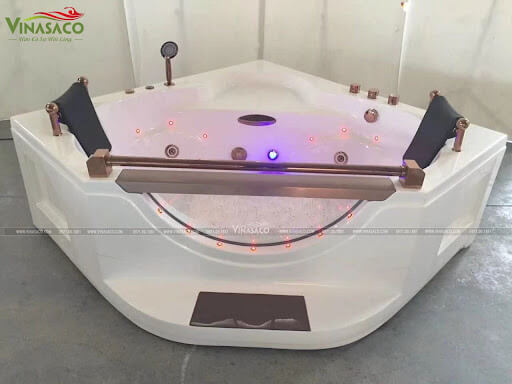 bồn tắm massage Kadawa tích hợp đầy đủ tiện ích vòi tắm, masage, tự động vệ sinh...