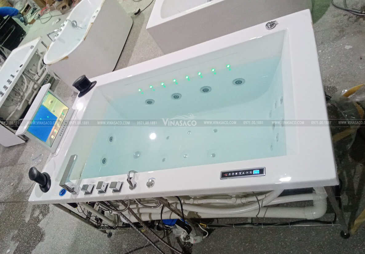 Giao hàng và lắp đặt bồn tắm massage anh Hiếu – Ninh Bình