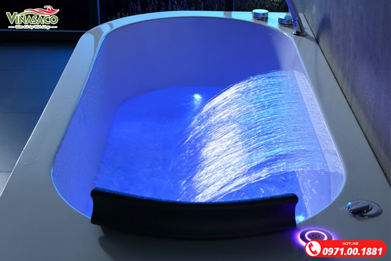 Thác nước xả tràn trên thành bồn kết hợp hiệu ứng led đổi màu sinh động