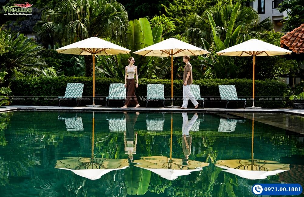 Cảnh quan bể bơi An Hideaway Resort giữa núi đá Ninh Bình
