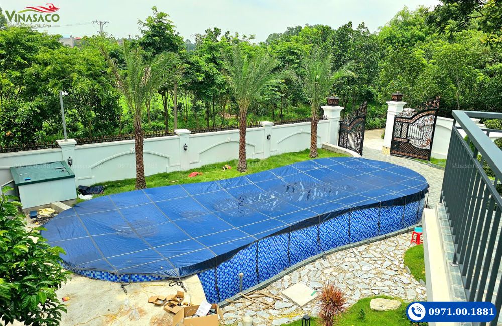 Thấm phủ bề mặt bể bơi PVC