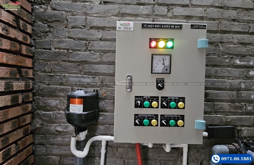 Tủ điện điều khiển hệ thống thiết bị bể bơi gia đình tại Long Biên, Hà Nội