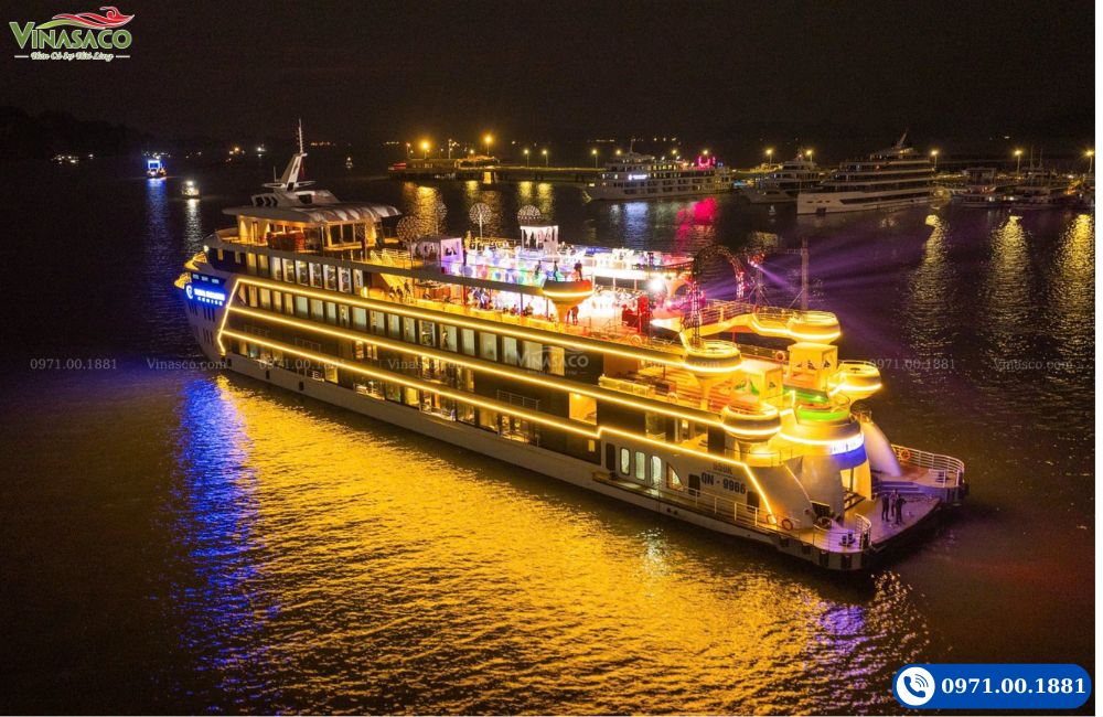 bể bơi du thuyền ban đêm đèn LED đổi màu
