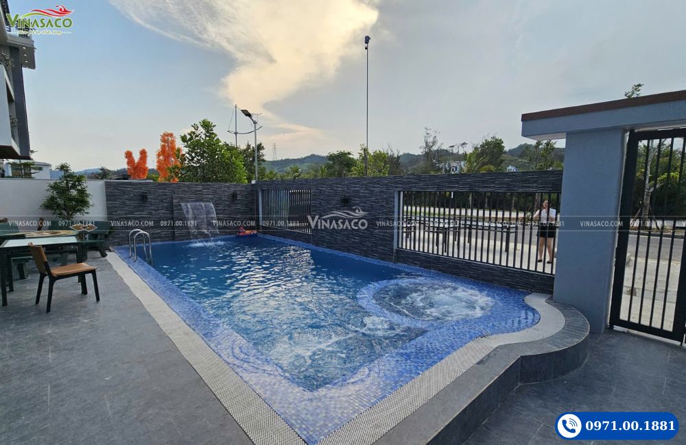 Bể bơi Villa được Vinasaco hoàn thiện