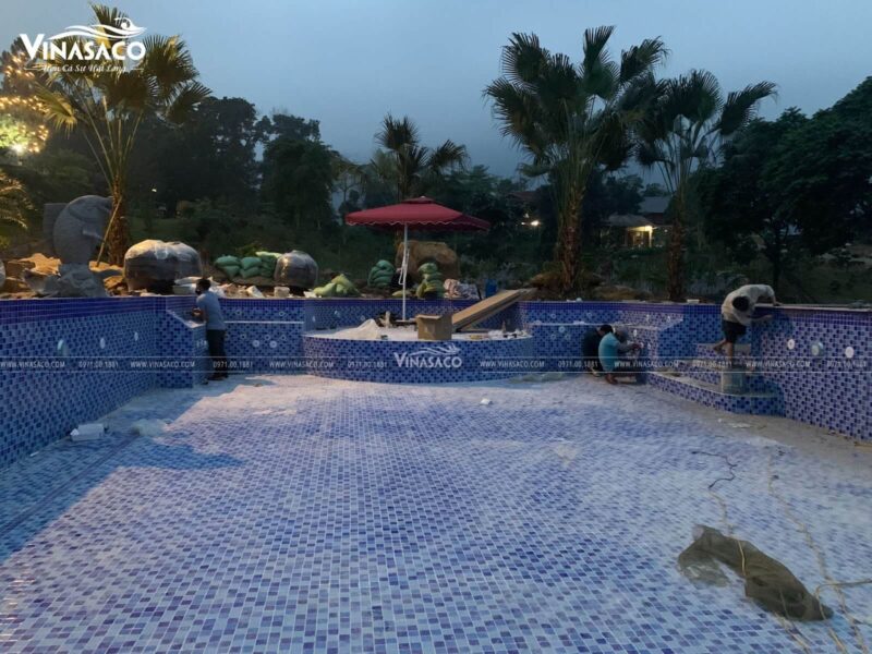 Bể bơi diện tích 200m2, yêu cầu cao về thiết bị bể bơi lắp đặt và công suất phù hợp