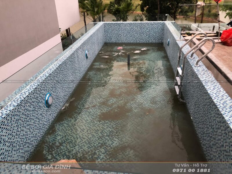 Hiện trường bể bơi anh Xuân Đại Lải trong quá trình thi công