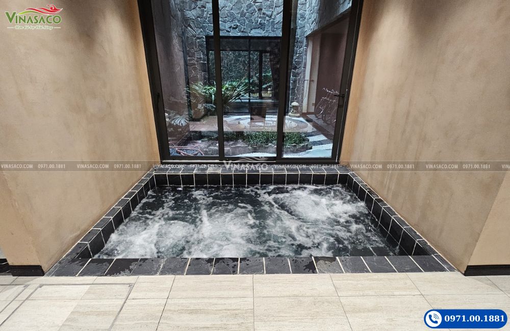 Bể Jacuzzi nóng 4 mùa tại Hilltop 208 Flamingo Đại Lải
