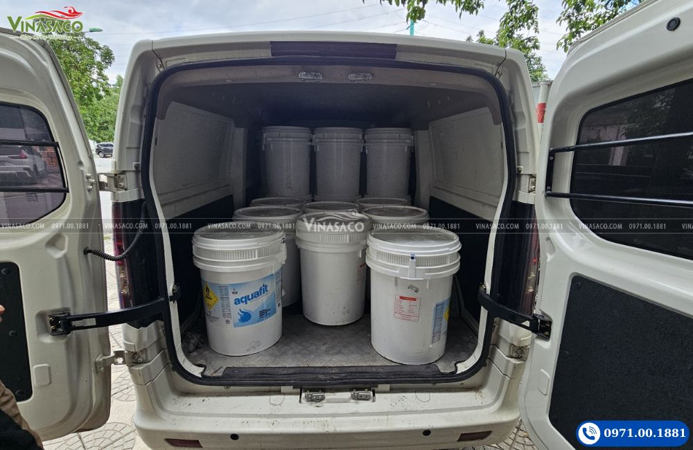 Vinasaco giao Chlorine Aquafit 70% 25kg cho khách hàng