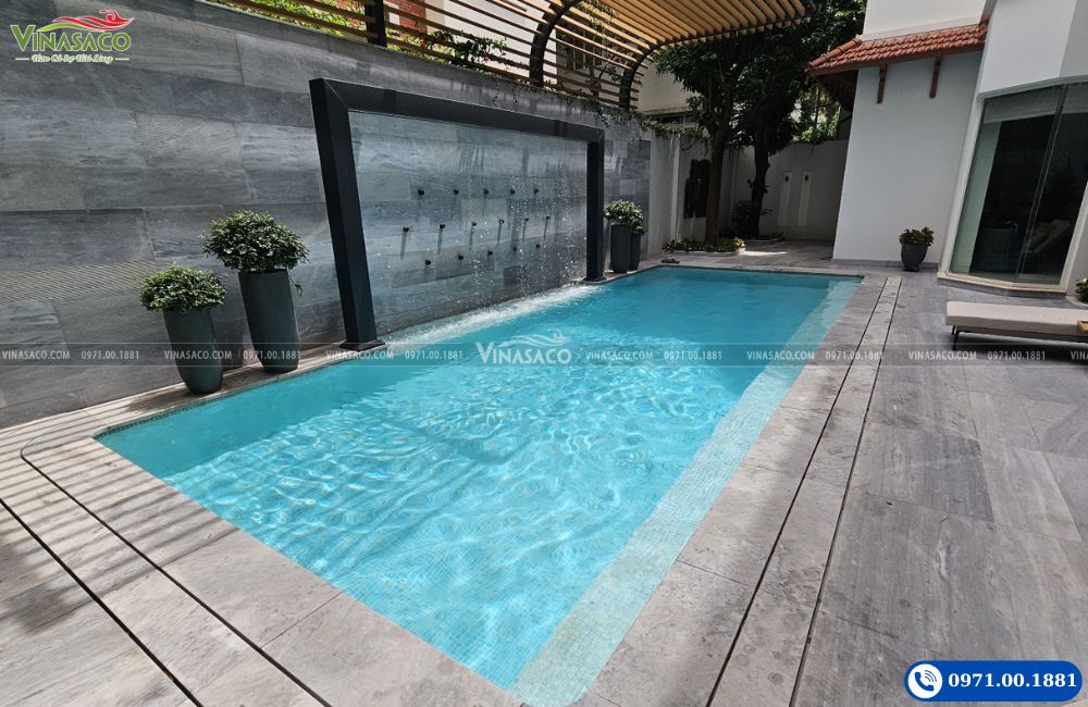 Bể bơi sau khi cân bằng pH và xử lý chất lượng nước