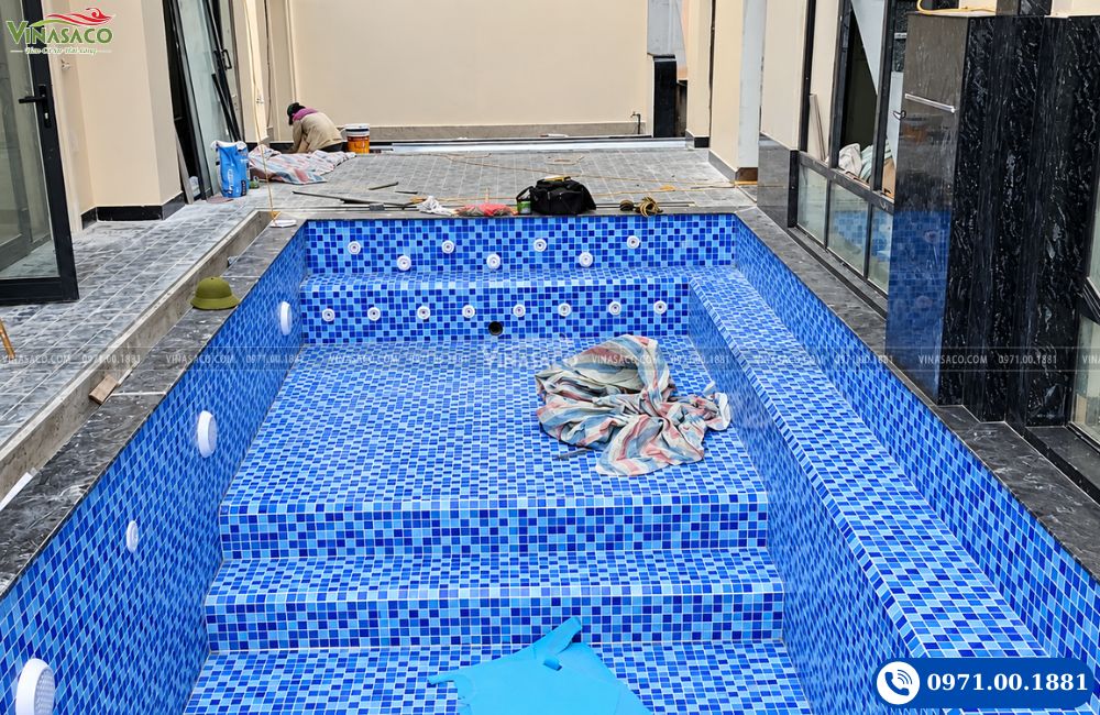 đầu trả nước và đầu hút vệ sinh bể bơi