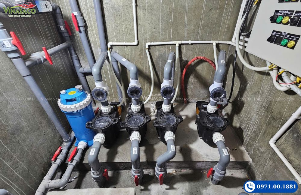 Van một chiều bể bơi có nắp trong suốt được Vinasaco lắp đặt thực tế