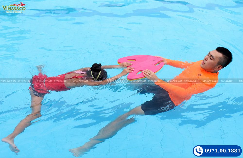 Phao tim tập bơi ứng dụng trong lớp dạy bơi