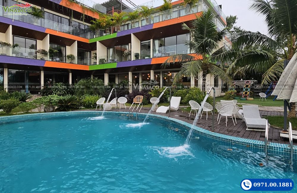 Cây Phun Massage Bể Bơi Cực Mạnh lắp đặt tại hồ bơi khách sạn resort