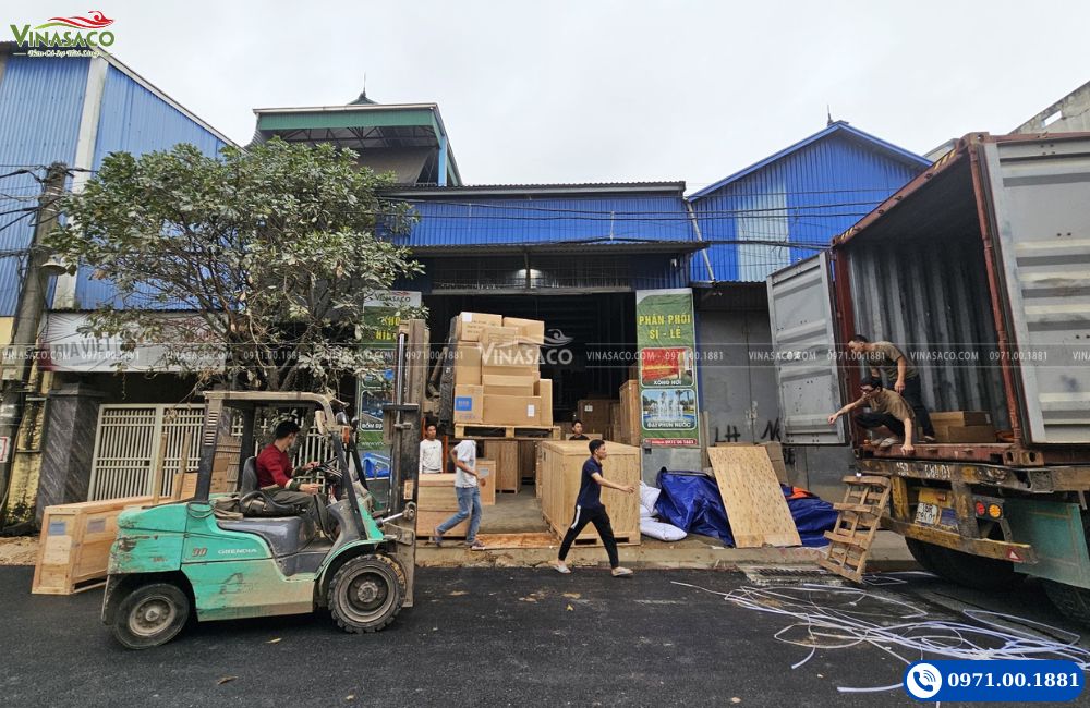 Thiết bị vệ sinh bể bơi tại kho Vinasaco