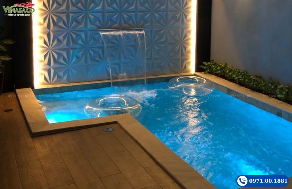 Mẫu thiết kế bể bơi mini sân vườn cho gia đình