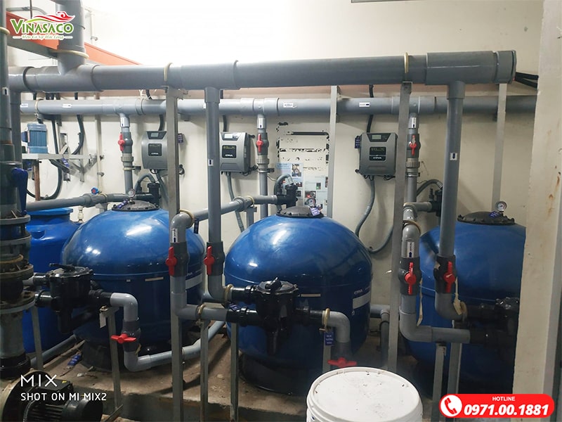 Máy tách muối Kripsol kết hợp bơm lọc Kripsol đồng bộ trong phòng máy bể bơi