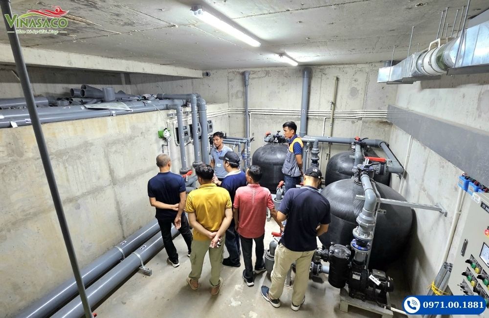 Bàn giao, hướng dẫn sử dụng hệ thống thiết bị bể bơi