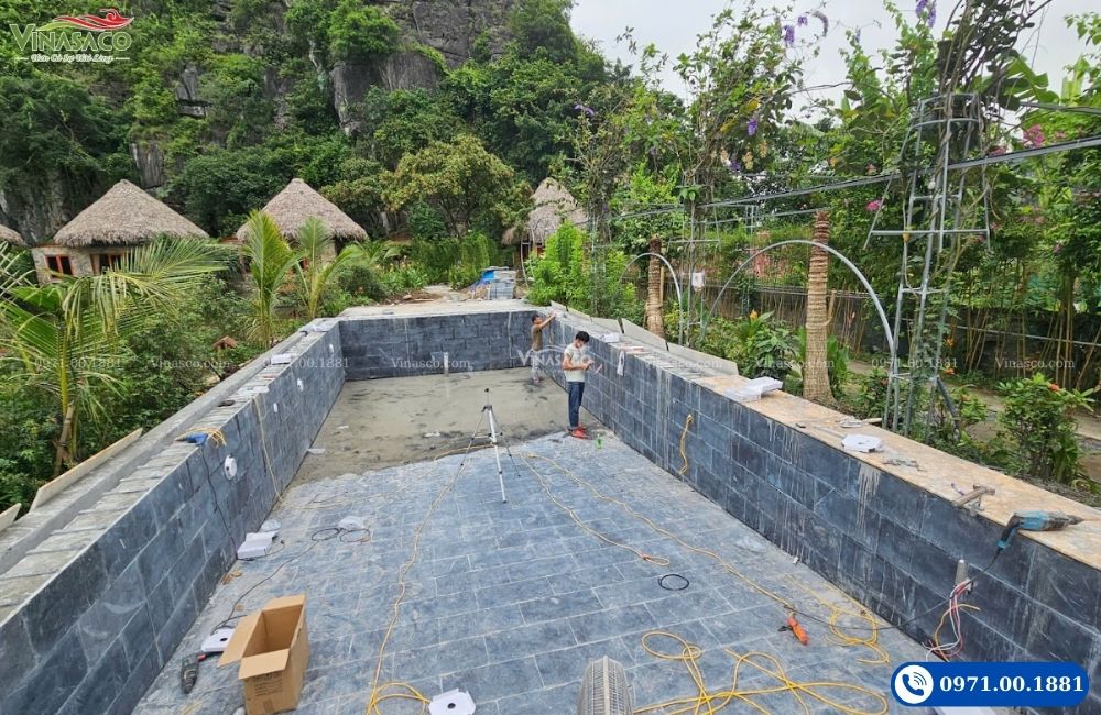 Lắp đặt đèn bể bơi tại Ninh Bình