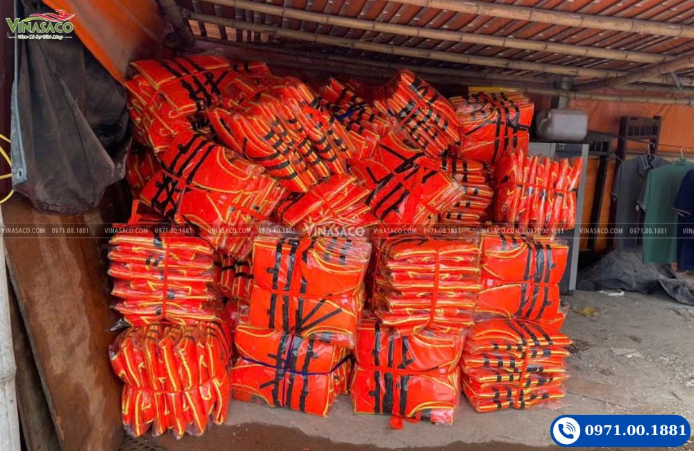 Tổng kho áo phao cứu hộ số lượng lớn sẵn sàng xuất hàng