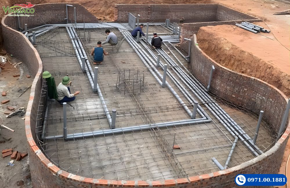 Thi công bể bơi bê tông cốt thép và hoàn thiện bể bơi gia đình