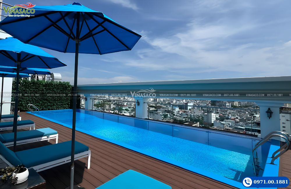 So sánh bể bơi Composite và bể bê tông cho công trình hiện đại