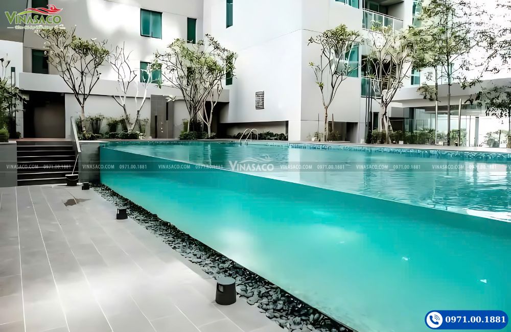Thành bể bơi Acrylic trong suốt nhìn xuyên qua làn nước
