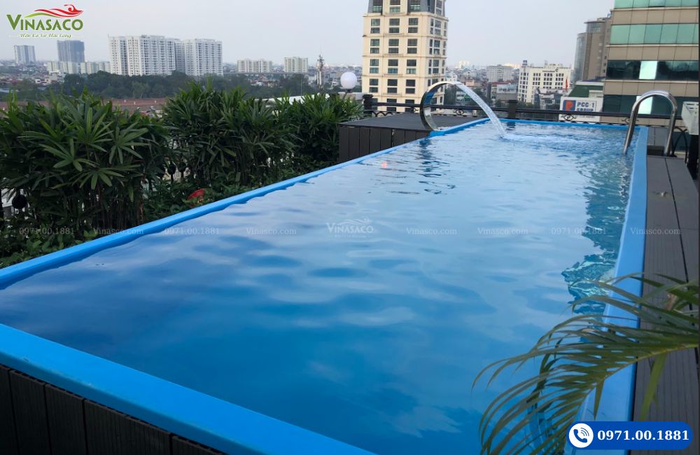 Vinasaco thi công bể bơi gia đình Composite cho A Thành, Long Biên