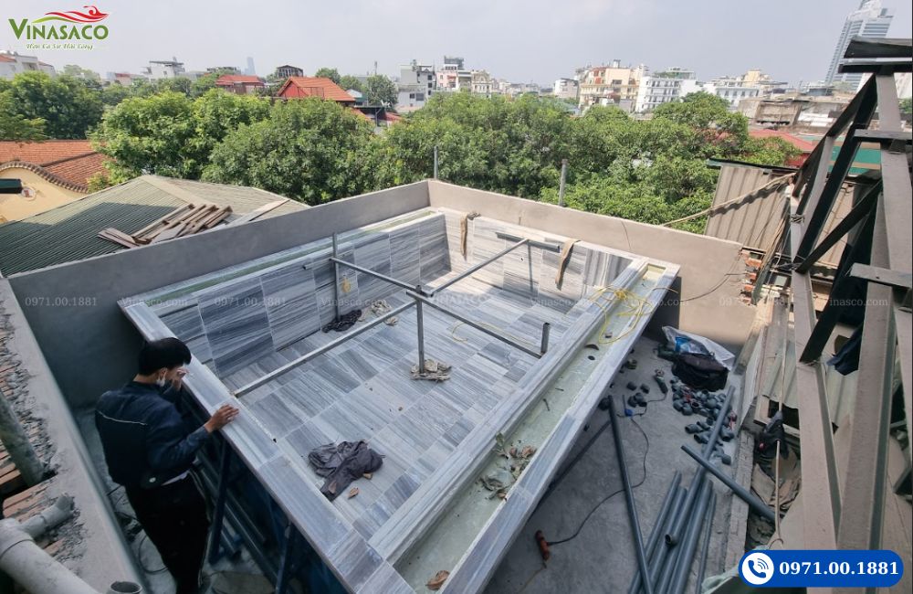 Thi công bể bơi composite nội thành Hà Nội – giải pháp gọn nhẹ, tối ưu diện tích