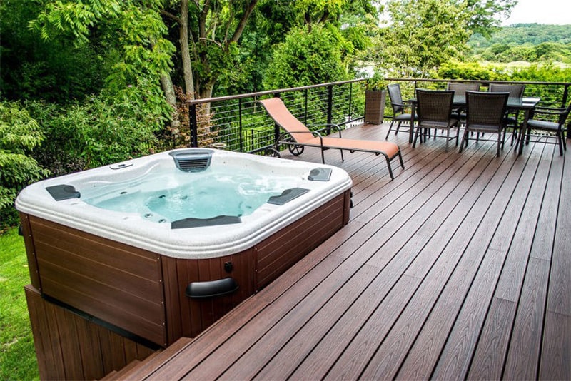 Trải nghiệm thư giãn chuyên sâu và đẳng cấp với bồn tắm Jacuzzi cao cấp