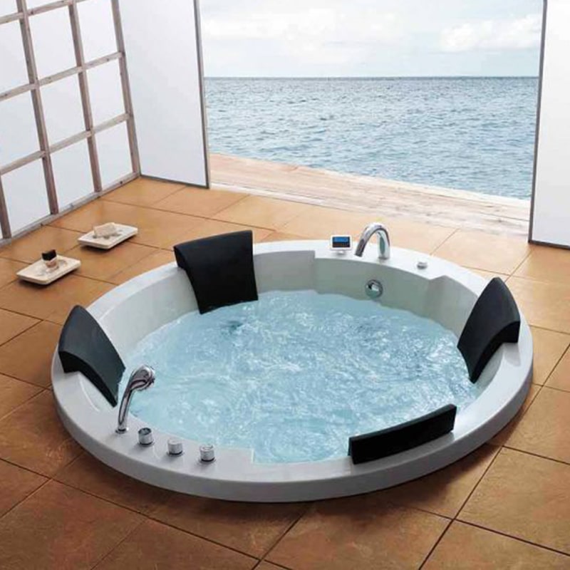 Bồn tròn jacuzzii với 4 vị trí ngồi sục